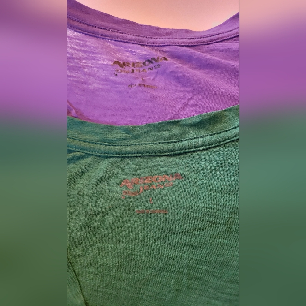 Large basic t shirts - Picture 3 of 3